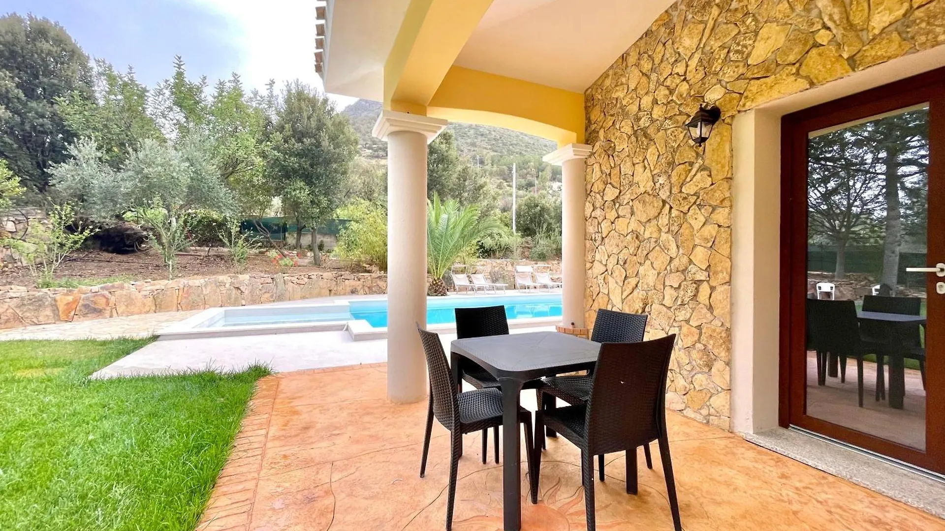 Villa With Pool Cardedu Apartment