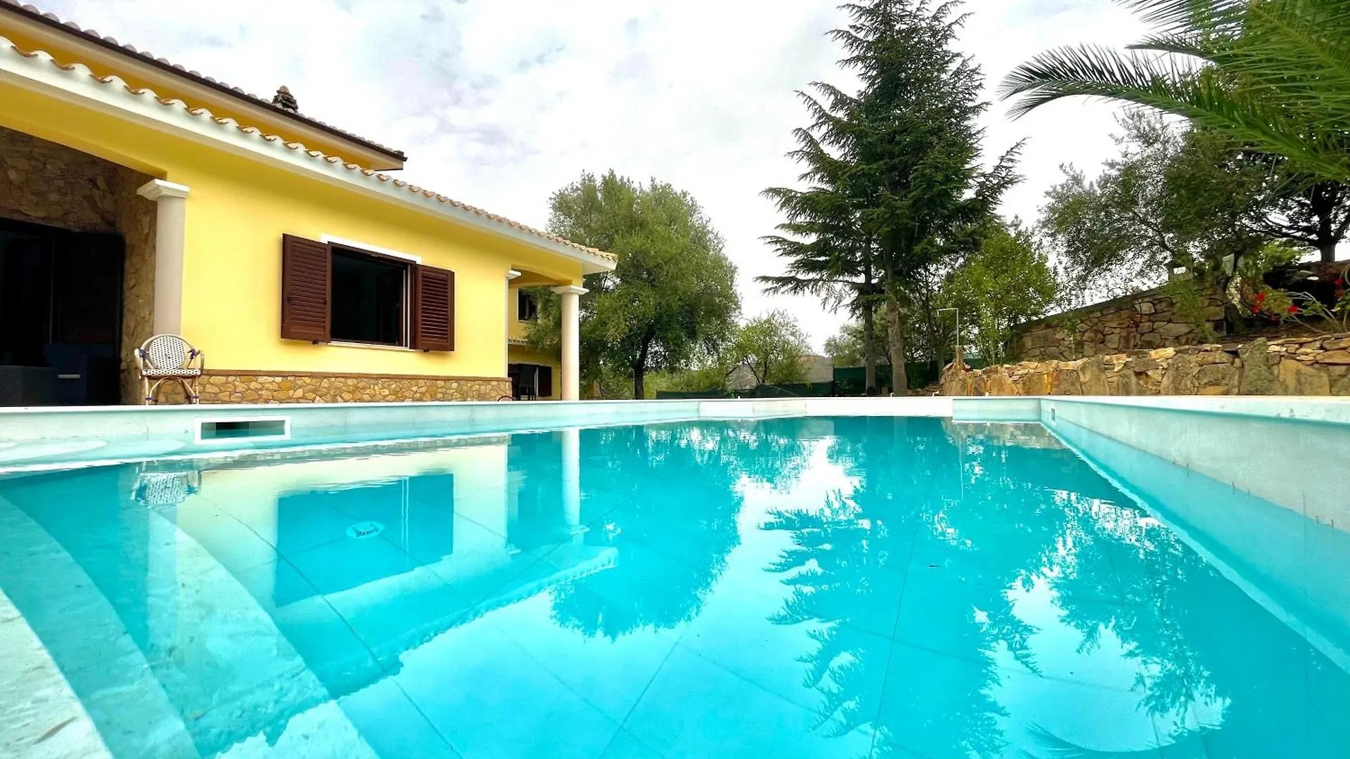 Apartment Villa With Pool Cardedu