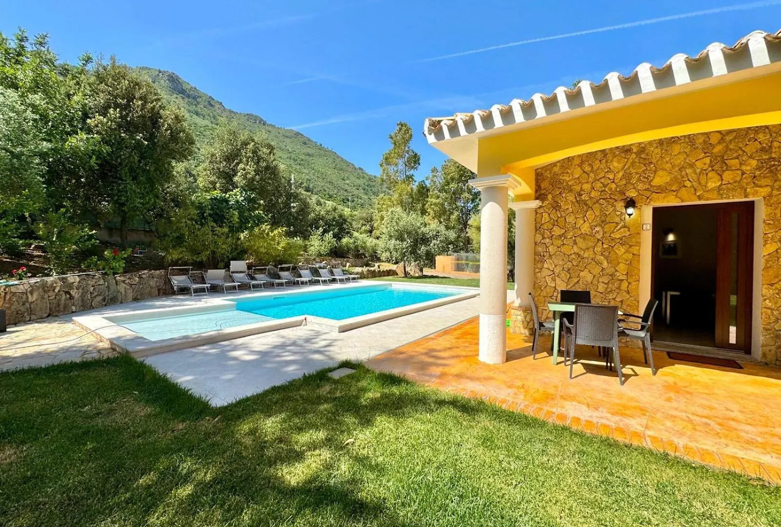 Villa With Pool Cardedu 0*,