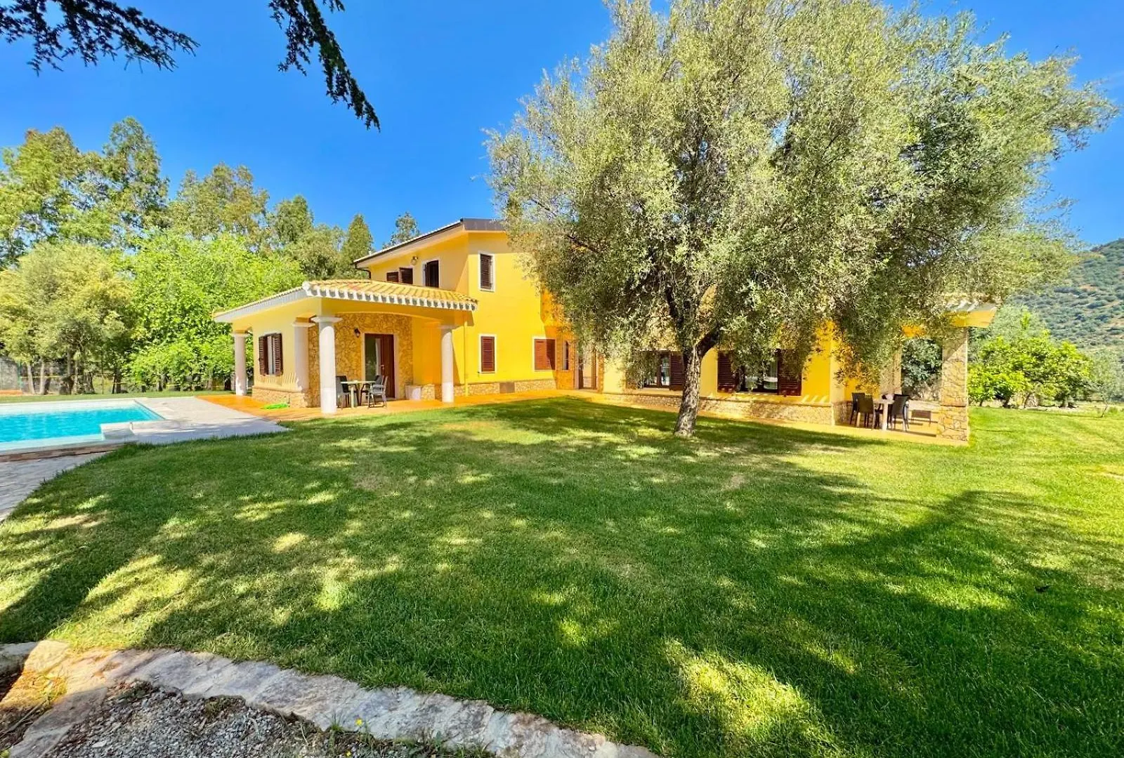 Lägenhet Villa With Pool Cardedu Italien