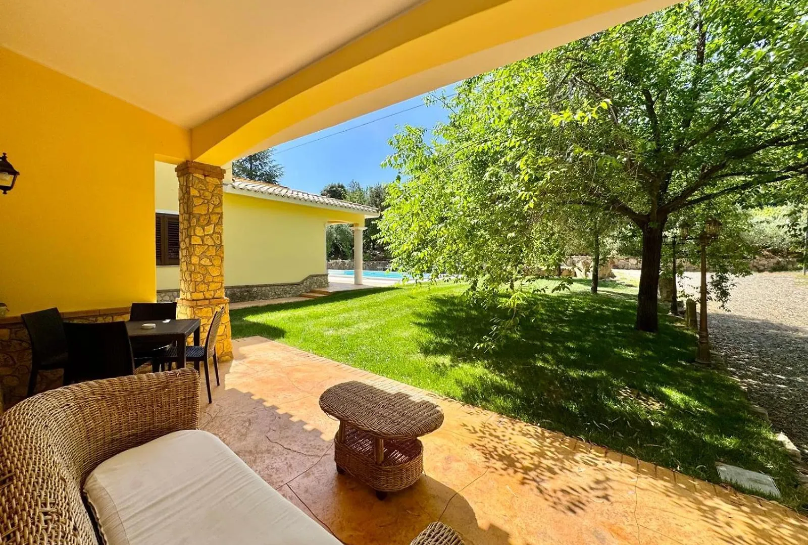 Villa With Pool Cardedu