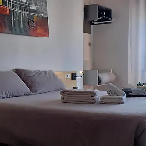 B&B Cardedu Couette-café